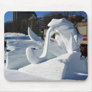 Alfombrilla De Ratón Escultura de nieve de rana, Quebec, Canadá