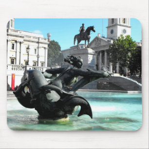 Alfombrilla De Ratón Estatua y fuente en la Plaza Trafalgar