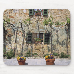 Alfombrilla De Ratón Europa, Italia, Monteriggioni. Una casa de piedra