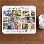 Alfombrilla De Ratón Familia y amigos citan 12 Collages de fotos de bla<br><div class="desc">Crea tu propio mousepad de collage de fotos con citas familiares en una tipografía de escritura elegante. La plantilla de fotos está configurada para que añadas 12 de tus imágenes favoritas, que se muestran en una moderna cuadrícula de fotos de paisajes y retratos. El dicho dice "la familia y los...</div>