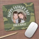 Alfombrilla De Ratón Feliz Día del Padre - Foto Camuflaje Verde<br><div class="desc">Incluye plantas de camuflaje y fondo verde oliva. Un regalo perfecto para papá o abuelo. Si estás atrapado en una cuarentena, este es un proyecto divertido para alegrar el día de alguien. Envía un divertido saludo del Día del Padre con una foto y una plantilla personalizada. Para obtener los mejores...</div>