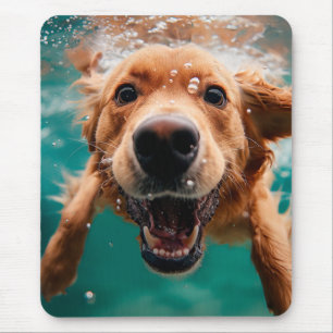 Alfombrilla De Ratón Feliz Golden Retriever Nadando bajo el agua