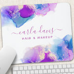 Alfombrilla De Ratón Firma Script Tinta azul morada de alcohol<br><div class="desc">Firma Script Purple Blue Alcohol Ink Mouse Pad. Elegante diseño profesional de escritura caligráfica con guion de color azul morado con tinta de mano. Perfecto para maquilladores,  peluqueros,  cosmetólogos y más!</div>
