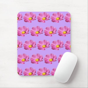 Alfombrilla De Ratón Flor Rosa Vibrante Con Una Abeja En Un Día De Vera