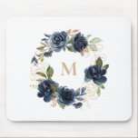 Alfombrilla De Ratón Flores azules y hojas de Relieve metalizado dorado<br><div class="desc">Mousepad de temática floral azul. Cuenta con una flor floral acuarela de flores azules y falsas hojas de Relieve metalizado dorado. Personalice agregando un monograma. Este elegante mousepad floral azul es perfecto como regalo personalizado.</div>