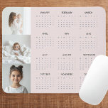 Alfombrilla De Ratón Foto de la familia de calendarios personalizado Pa<br><div class="desc">Personalice su espacio de trabajo con este encantador mouse de color rosa pastel 2025 con tres de sus fotos familiares favoritas. Combinando estilo y practicidad, esta almohadilla de ratón personalizado muestra un calendario de año completo junto a tus recuerdos más apreciados, convirtiéndolo en un keepsake único y funcional. El suave...</div>