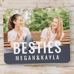 Alfombrilla De Ratón Foto de Moda moderna de Besties Forever Best Frien<br><div class="desc">Este diseño sencillo y moderno se compone de tipografía sans serif. Añade una foto personalizado de ti y de tu mejor amigo.</div>