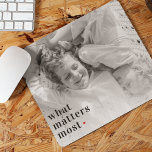 Alfombrilla De Ratón Foto de moda y lo que más importa de RedQuote<br><div class="desc">Captura la esencia de los hermosos momentos de la vida con nuestros exclusivos productos de moda Photo & What Matters Most Positive Red. Infundir positividad y estilo en su vida cotidiana con esta colección única que combina perfectamente las tendencias modernas con sentimientos atemporales. Ya sea que te estés tratando a...</div>