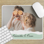 Alfombrilla De Ratón Foto familiar moderna y regalo personalizado de fá<br><div class="desc">Presentamos la foto familiar moderna y el regalo personalizado de la Casa de la Moneda! Este regalo único y reflexivo está diseñado para celebrar y apreciar los momentos especiales de su familia. Dé el regalo de recuerdos preciados y dulzura personalizada con el regalo de la Fábrica de la Moneda de...</div>