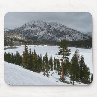 Alfombrilla De Ratón Fotografía de invierno en Snowy Ellery Lake Califo