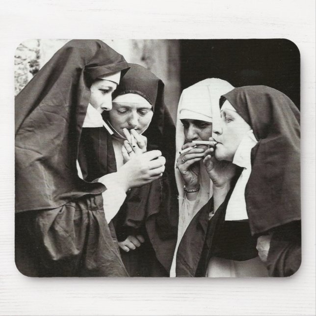 Alfombrilla De Ratón Fotografía de las monjas humeantes de la época (Frente)