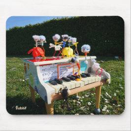 Alfombrilla De Ratón Fubby's op piano die muziek maken en dansen.