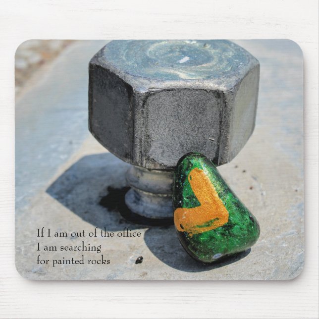 Alfombrilla De Ratón Fuera de la oficina en busca de rocas pintadas (Frente)