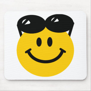 Alfombrilla De Ratón Gafas de sol encaramadas encima de la cara