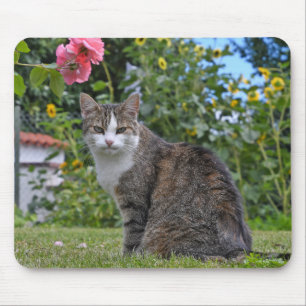 Alfombrilla De Ratón gato atigrado en jardín