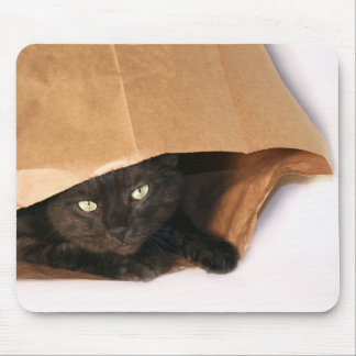 Alfombrilla De Ratón Gato negro en un tabique de bolsos
