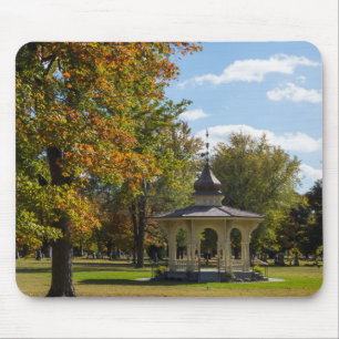 Alfombrilla De Ratón Gazebo de otoño en Maple Park