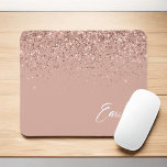 Alfombrilla De Ratón Girly Rosa Gold - Rubor Purpurina Rosa Monograma M<br><div class="desc">Oro Rosa - Purpurina de espuma rosada Rubor Cepillado Nombre de monograma Metalizado y Mousepad inicial (almohadilla del ratón). Esto hace que el dulce perfecto cumpleaños 16, boda, ducha de novia, aniversario, ducha de bebé o fiesta de soltera sea regalo para alguien que ama el lujo glam y los estilos...</div>