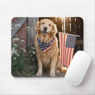 Alfombrilla De Ratón Golden Retriever sosteniendo una bandera estadouni
