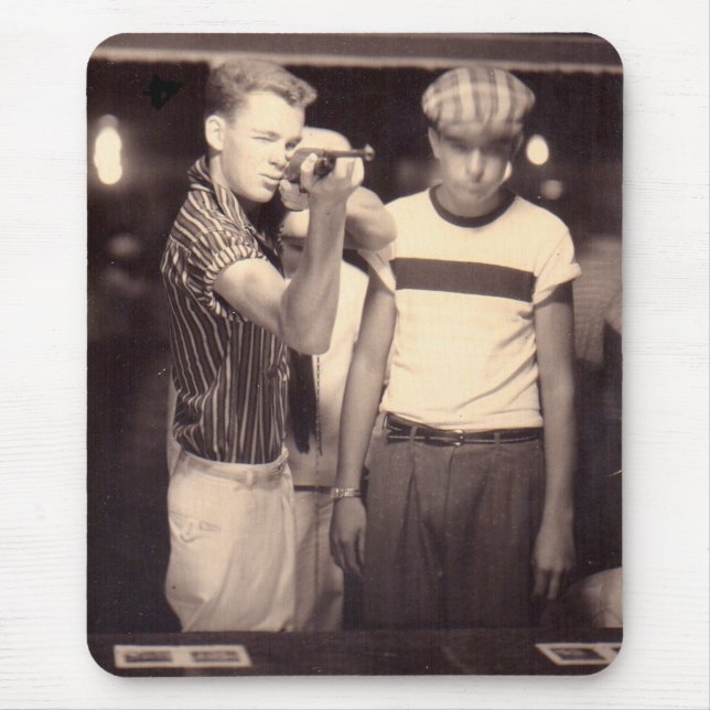 Alfombrilla De Ratón golpear el objetivo y ganar una muñeca kewpie (Frente)