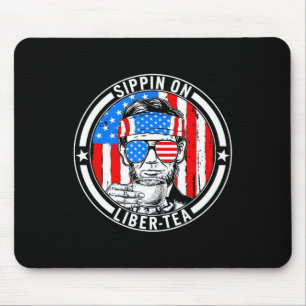 Alfombrilla De Ratón Gracioso 4 De Julio Sippin En Liber-tea Liberty Ee