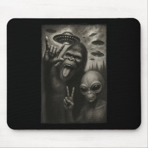Alfombrilla De Ratón Gracioso Selfie Bigfoot Alien Sasquatch Rock A Man