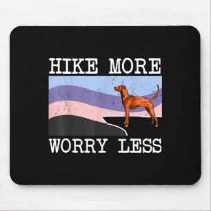 Alfombrilla De Ratón gráfico de redbone coonhound hike more worry less