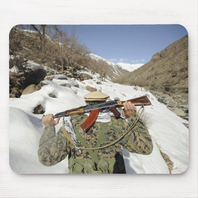 Alfombrilla De Ratón Guardia Muyahidines camina con militar estadounide (Frente)