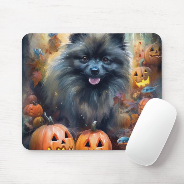 Alfombrilla De Ratón Halloween Keeshond con calabazas aterradoras (Con ratón)