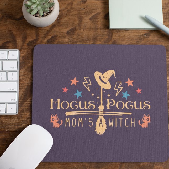 Alfombrilla De Ratón Hocus Pocus Mamá es una Bruja (Hocus Pocus, Mom's a Witch Mousepad Cover from The Beekeeper Store)