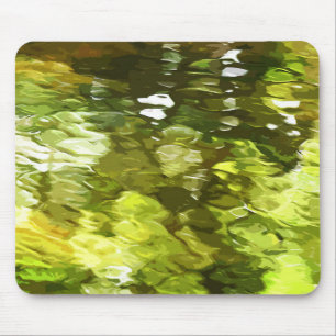 Alfombrilla De Ratón Hojas de árbol verdes reflejadas en el agua