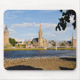 Alfombrilla De Ratón Horizonte y río del pintoresco pueblo de Inverness