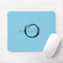Inicial y nombre personalizados en azul cielo