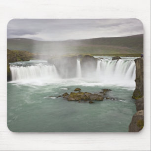 Alfombrilla De Ratón Islandia. Vista de las cataratas de Godafoss en el