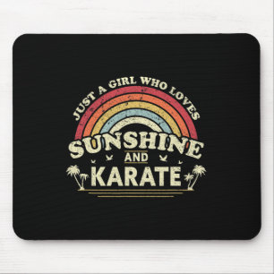 Alfombrilla De Ratón Karate Shirt. Sólo Un Chica Que Ama El Sol Y El K