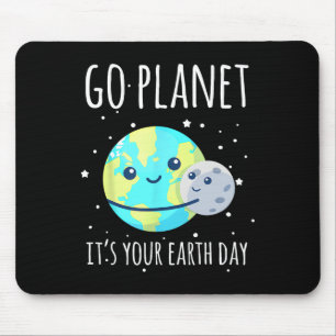 Alfombrilla De Ratón La camiseta del Día de la Tierra se va al planeta 