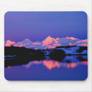 Alfombrilla De Ratón La cordillera de Alaska es adyacente al Mt. Denali