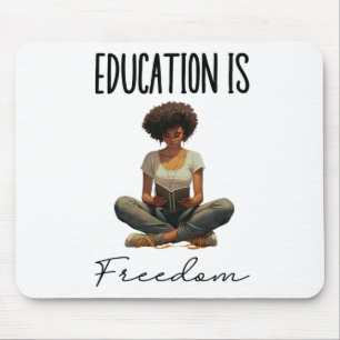 Alfombrilla De Ratón La educación es libertad Libros de maestros negros