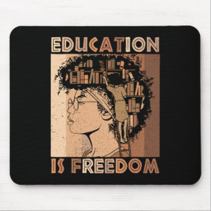 Alfombrilla De Ratón La educación es libertad Libros de maestros negros