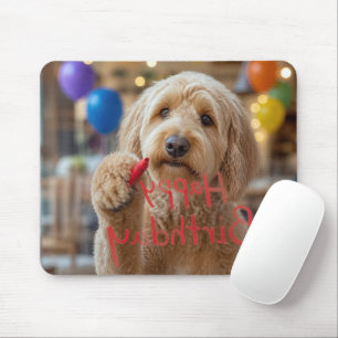 Alfombrilla De Ratón Labradoodle escribiendo Feliz Cumpleaños en vidrio