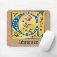 Letra medieval floral iluminada Monograma C