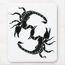 Letra negra y blanca S - Dos Scorpions