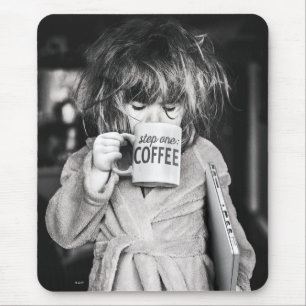 Alfombrilla De Ratón Little Girl Drinking Coffee