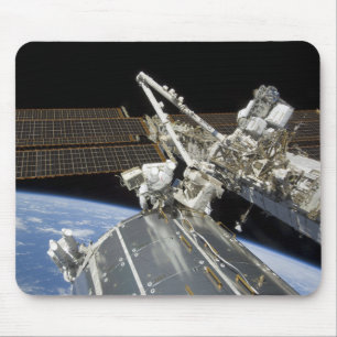 Alfombrilla De Ratón Los astronautas realizan una serie de tareas