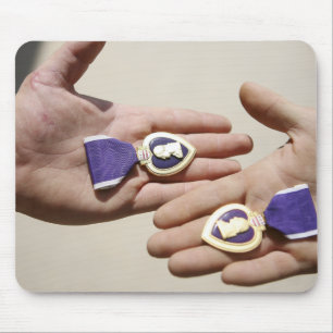 Alfombrilla De Ratón Los beneficiarios de Purple Heart exhiben sus