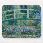 Alfombrilla De Ratón Los lirios de agua de Claude Monet y el puente jap<br><div class="desc">1899. Claude Monet (14 de noviembre de 1840 a 5 de diciembre de 1926) fue fundador de la pintura impresionista francesa, y el profesional más consistente y prolífico de la filosofía del movimiento de expresar las percepciones propias ante la naturaleza, especialmente en lo que se refiere a la pintura al...</div>