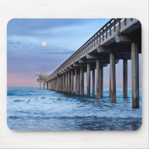 Alfombrilla De Ratón Luna llena sobre el muelle, California