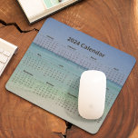 Alfombrilla De Ratón Magnate del calendario de la hermosa playa 2024<br><div class="desc">Este precioso mouse de calendario de playa 2024 cuenta con una fotografía del océano de bonito de la costa de Destin,  Florida. Esta imagen mensual con una preciosa foto costera es algo que a tus clientes les encantará su escritorio. Las semanas empiezan con el domingo.</div>