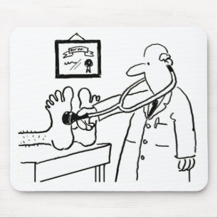 Alfombrilla De Ratón Médico con estetoscopio revisando pies