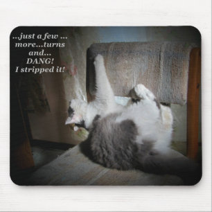 Alfombrilla De Ratón meme de reparación de tapicería de gato